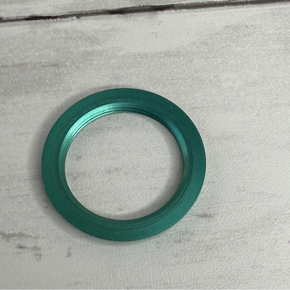 Green Gucci Change Bezel 11/12.2 Watch Metallic Bezel - ONLY BEZEL - Picture 2 of 2